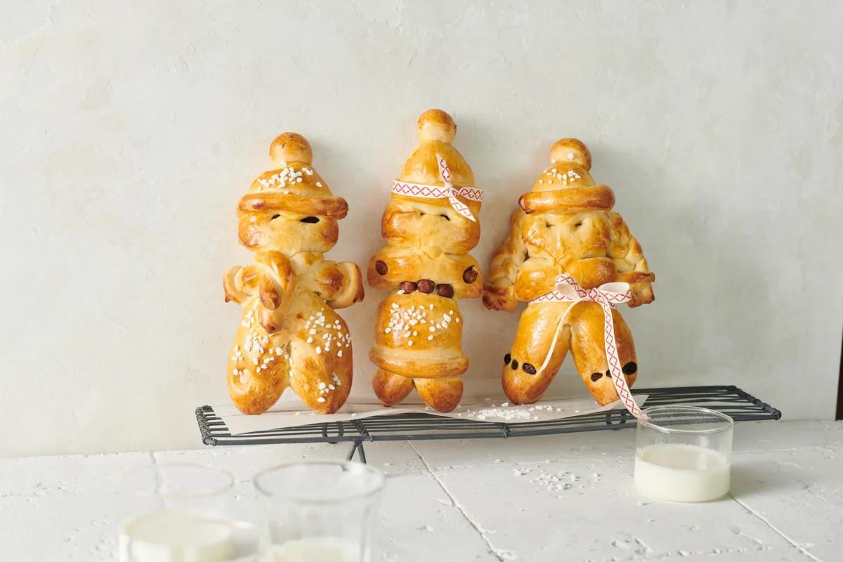 Grittibänz, aus der Kategorie . Zubereitungsmethode Backen. Das fertige Gericht schön angerichtet und fotografiert aus Vogelperspektive (Food Fotografie). Serviervorschlag, Original Tiptopf Rezept, aus dem bekanntesten Kochbuch der Schweiz