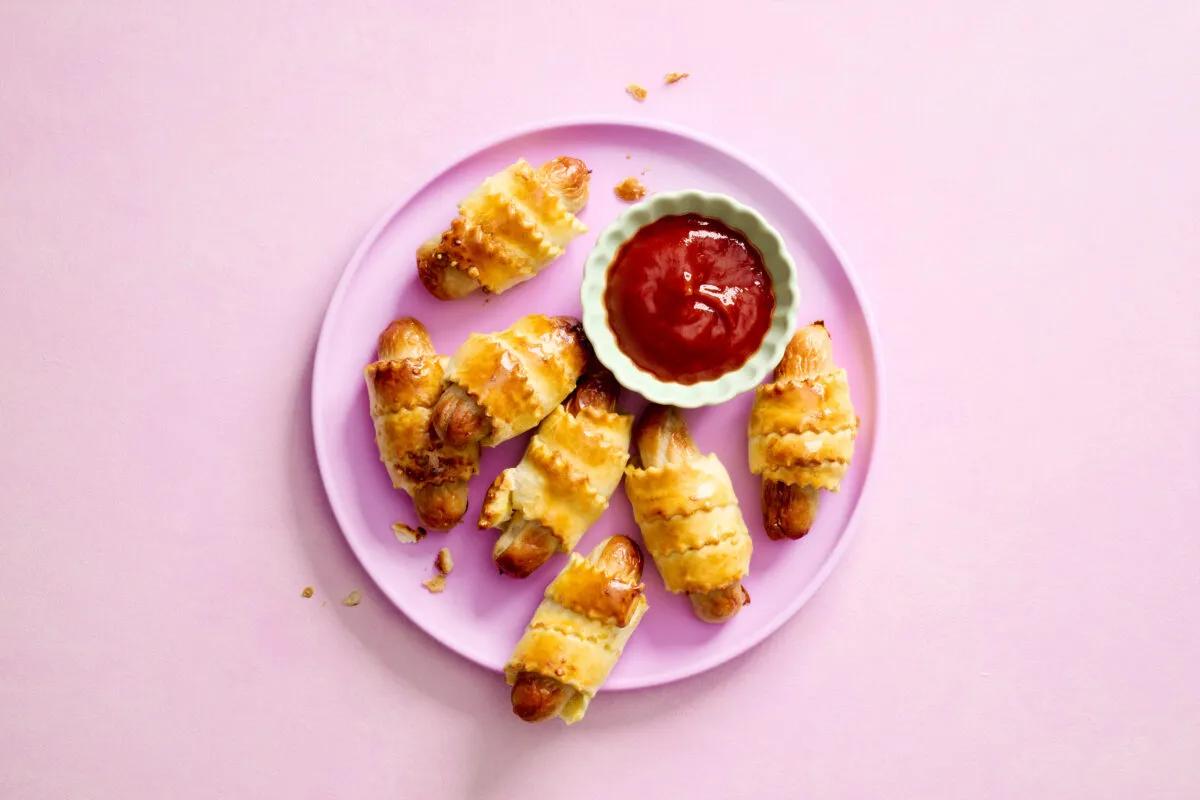 Cipollata im Teig aus der Kategorie Snacks &amp; Fingerfood. Das fertige Gericht schön angerichtet und fotografiert aus Vogelperspektive (Food Fotografie). Serviervorschlag, Original Tiptopf Rezept, aus dem bekanntesten Kochbuch der Schweiz