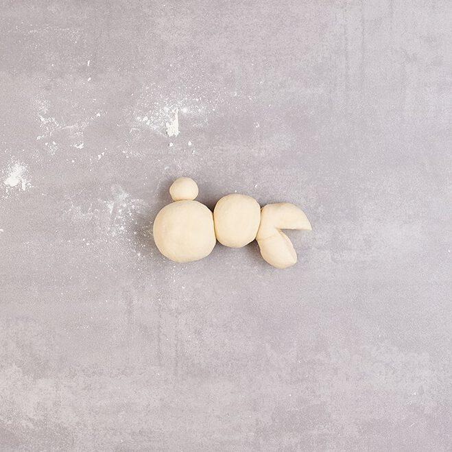 Teighase mit Schwanz und Ohren